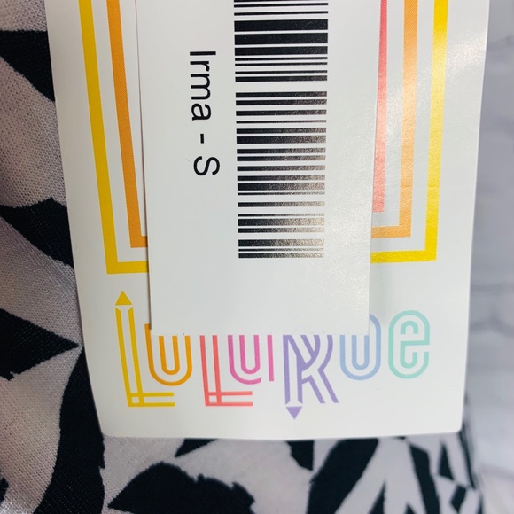 Lularoe Black & White Irma Blouse Size Small - Picture 4 of 4